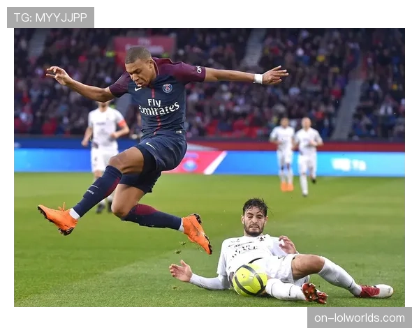 巴黎客场3-2逆转梅斯，恩贾恩图、杜埃进球助球队登顶