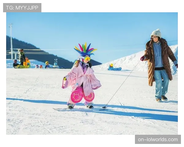 乌鲁木齐冰雪大会冰上龙舟赛，亲子家庭乐享冬日